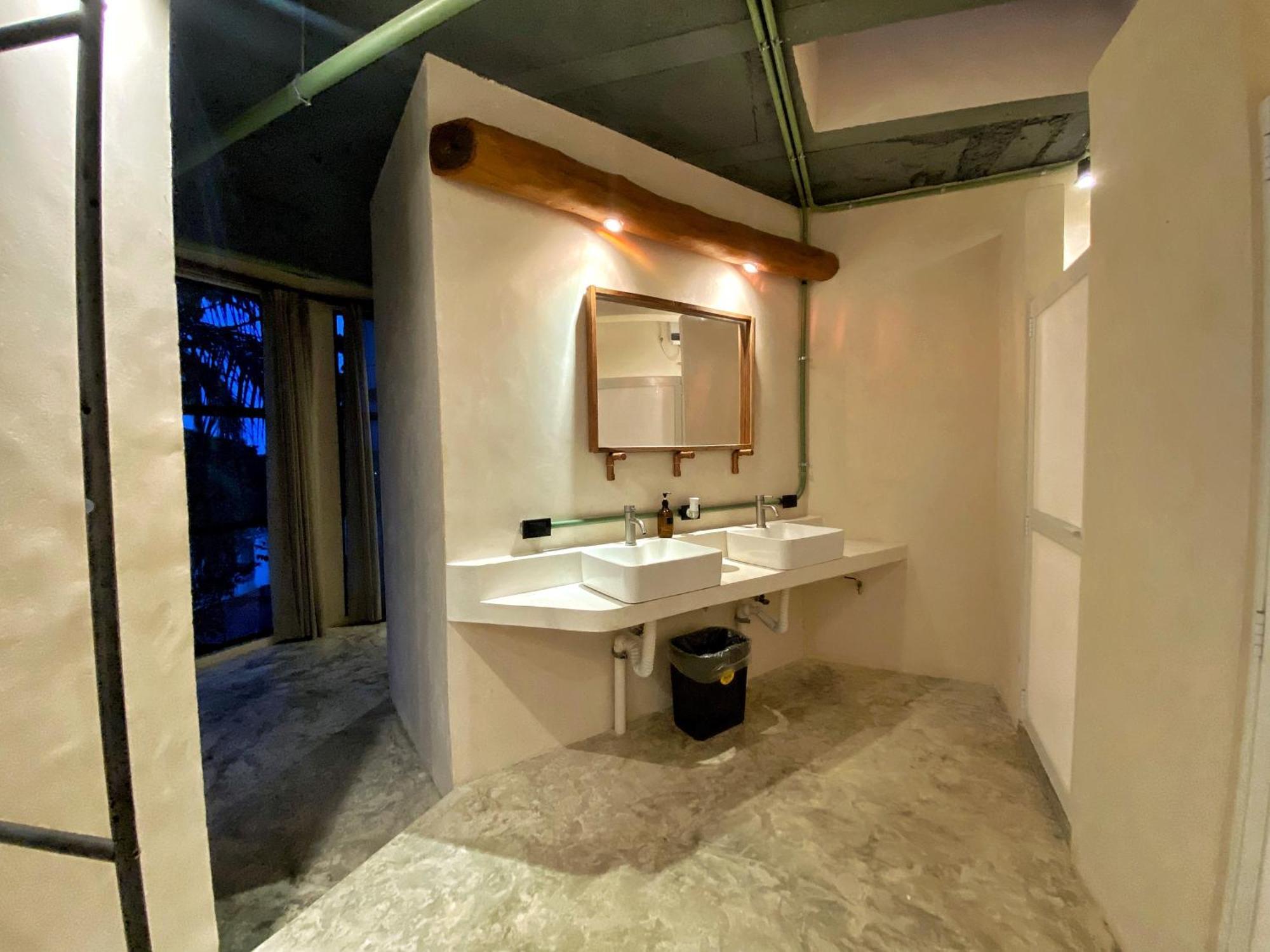 Elmar Hostel Бакалар Екстериор снимка