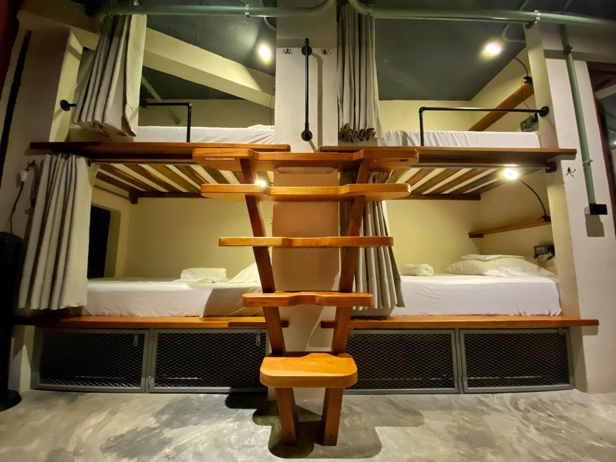 Elmar Hostel Бакалар Екстериор снимка